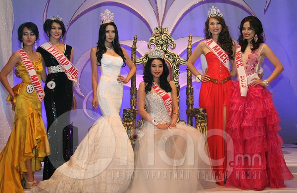 “Miss Mongolia 2013” тэмцээний тэргүүн миссээр Намширын Ану тодорлоо